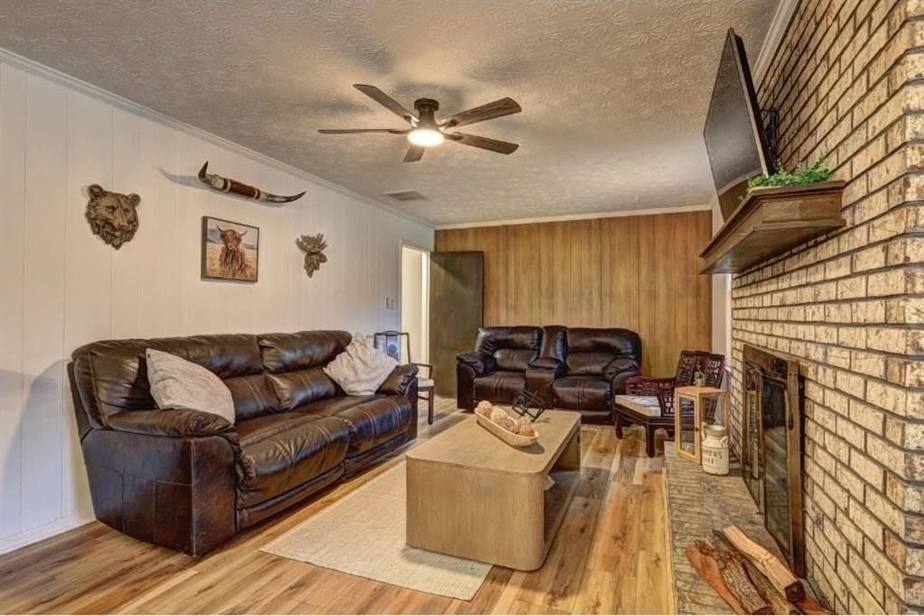 457 Castleaire Dr - Photo 7 of 27