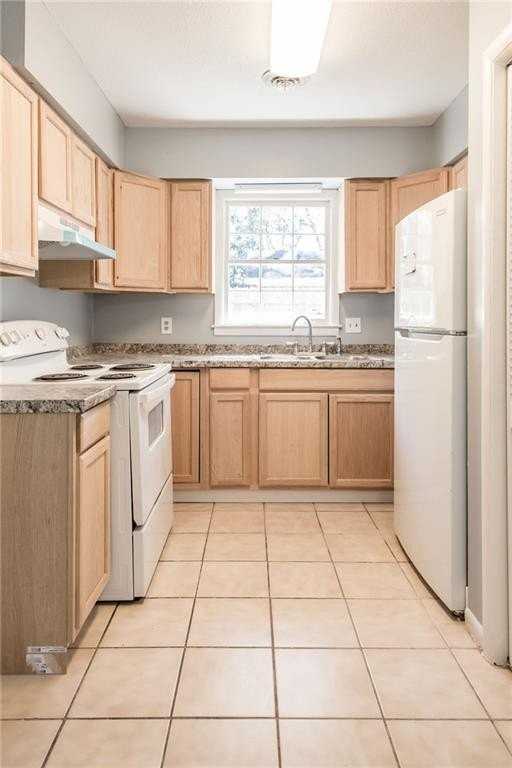 110 Kentshire Ave - Photo 6 of 19