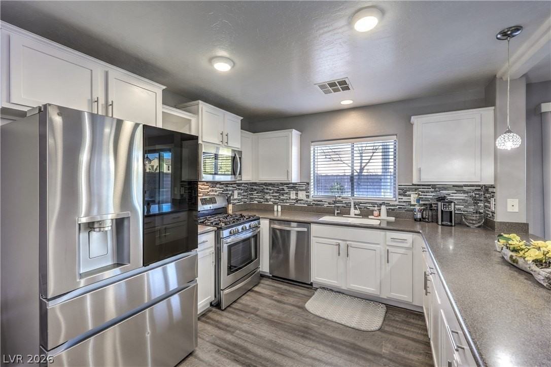 9062 Mackanos Ave - Photo 3 of 25