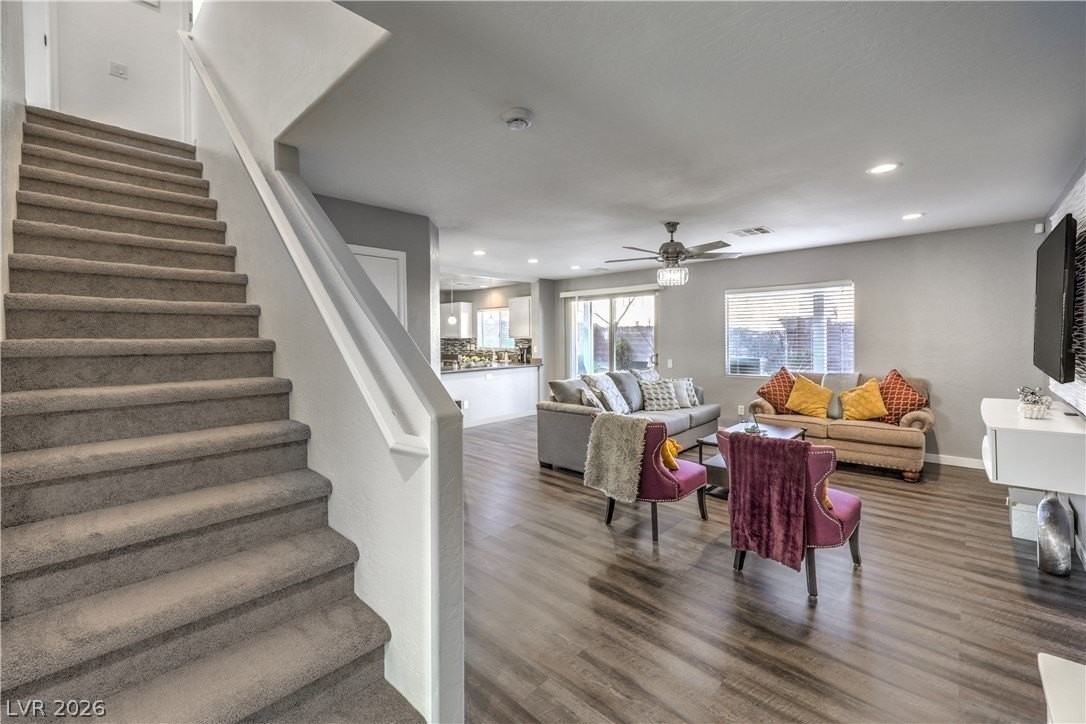 9062 Mackanos Ave - Photo 7 of 25