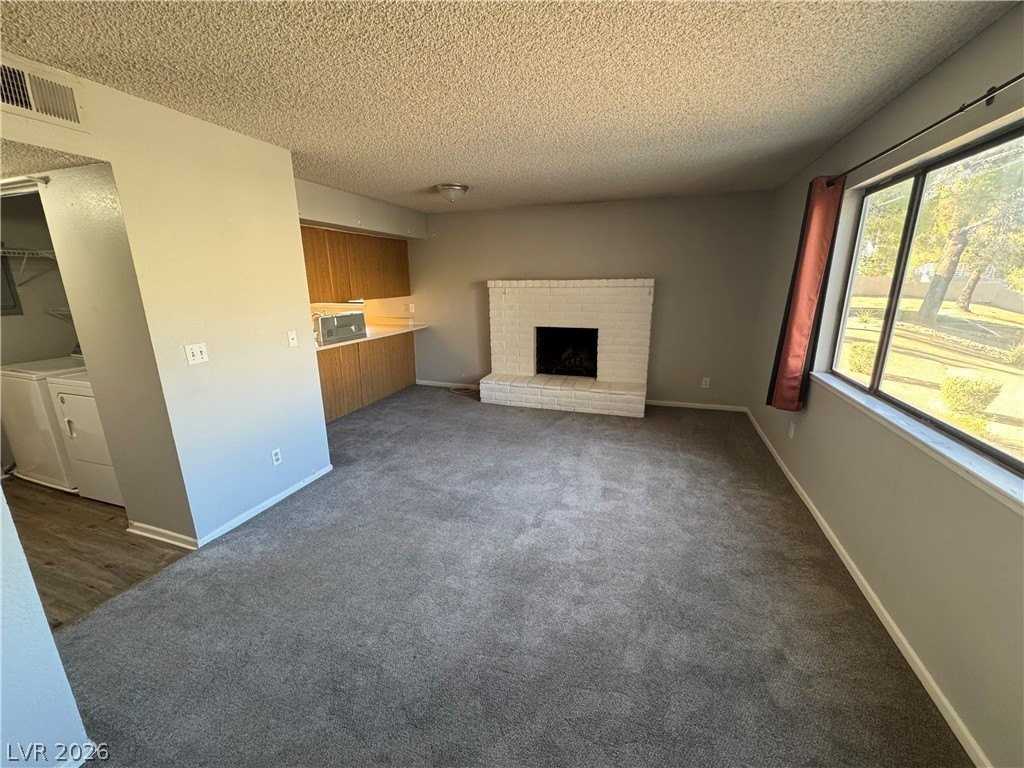 1314 Capri Dr #D - Photo 3 of 14