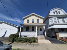 featured image of 556 N Main St