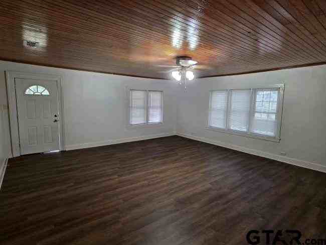 3692 County Road 424 W - Photo 2 of 11
