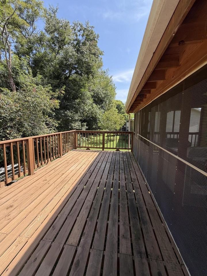 1242 Liberty Hall Dr - Photo 5 of 12