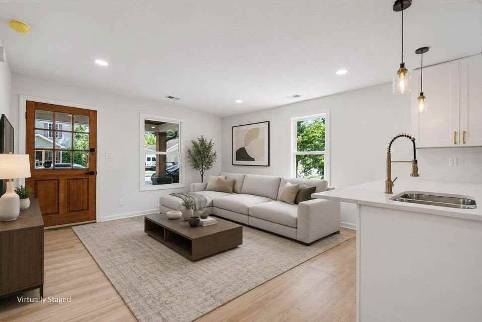 321 Preston Ave - Photo 2 of 22