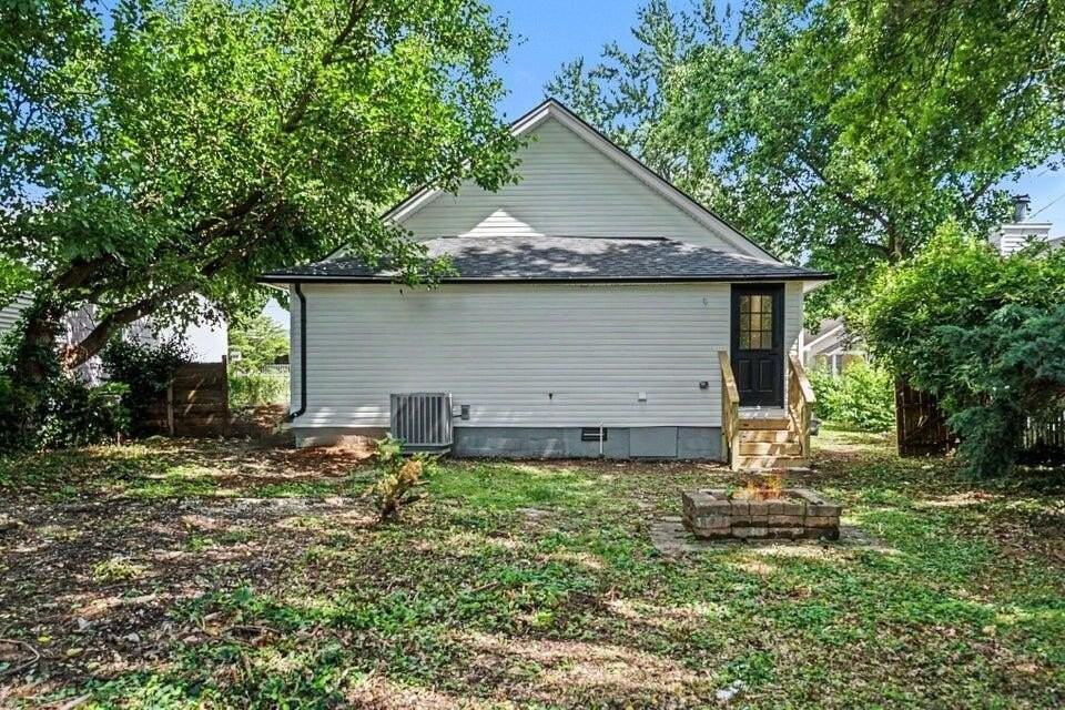 321 Preston Ave - Photo 6 of 22