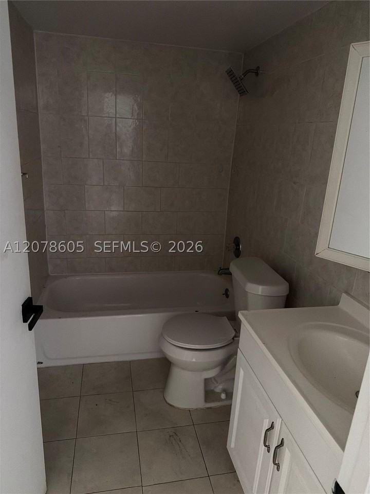 650 Ne 149th St #106F - Photo 5 of 7