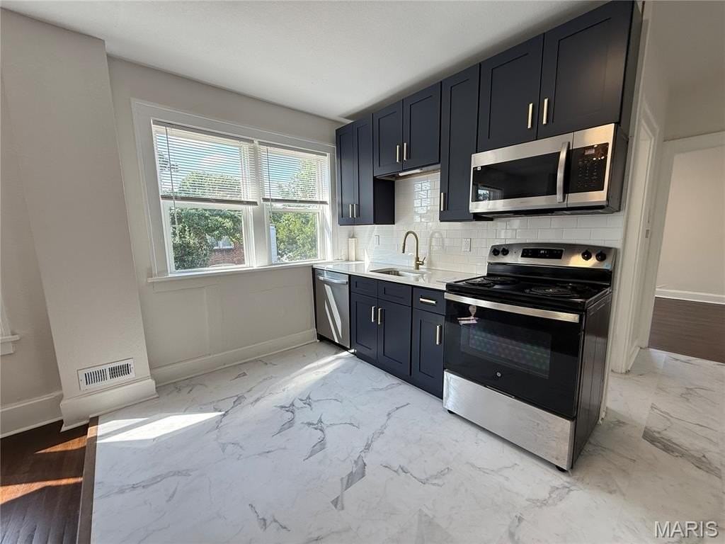 5345 Quincy St #D - Photo 6 of 25