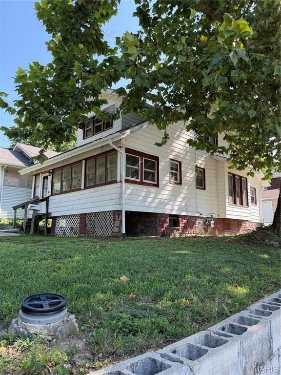301 Main St - Photo 2 of 19