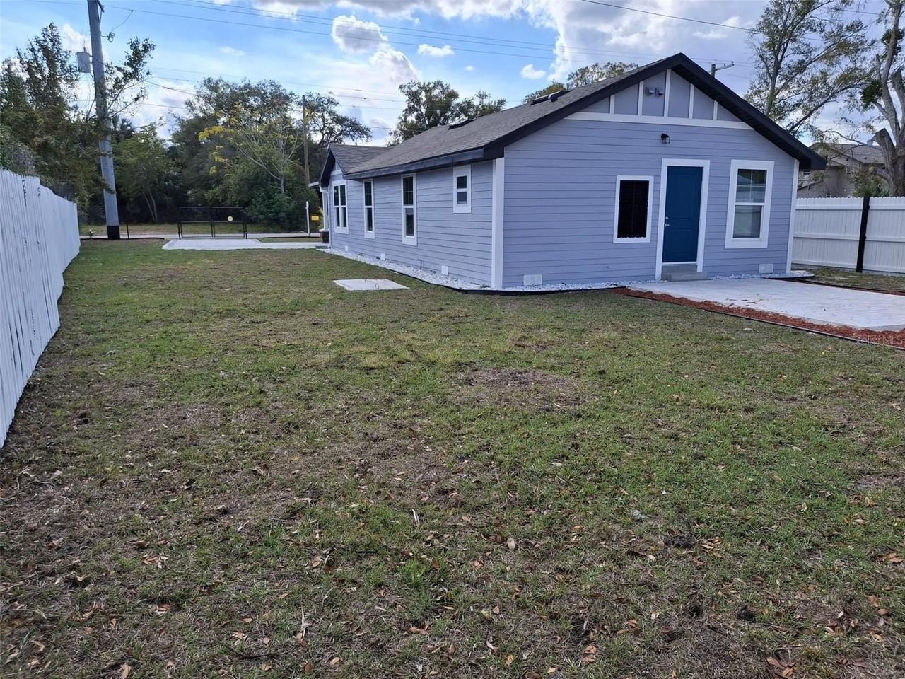 825 3rd St - Photo 2 of 22