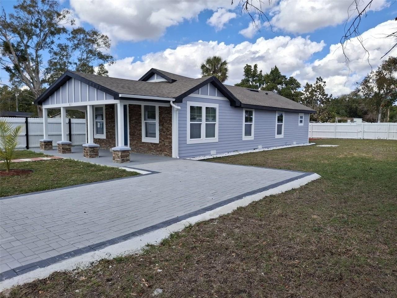 825 3rd St - Photo 3 of 22