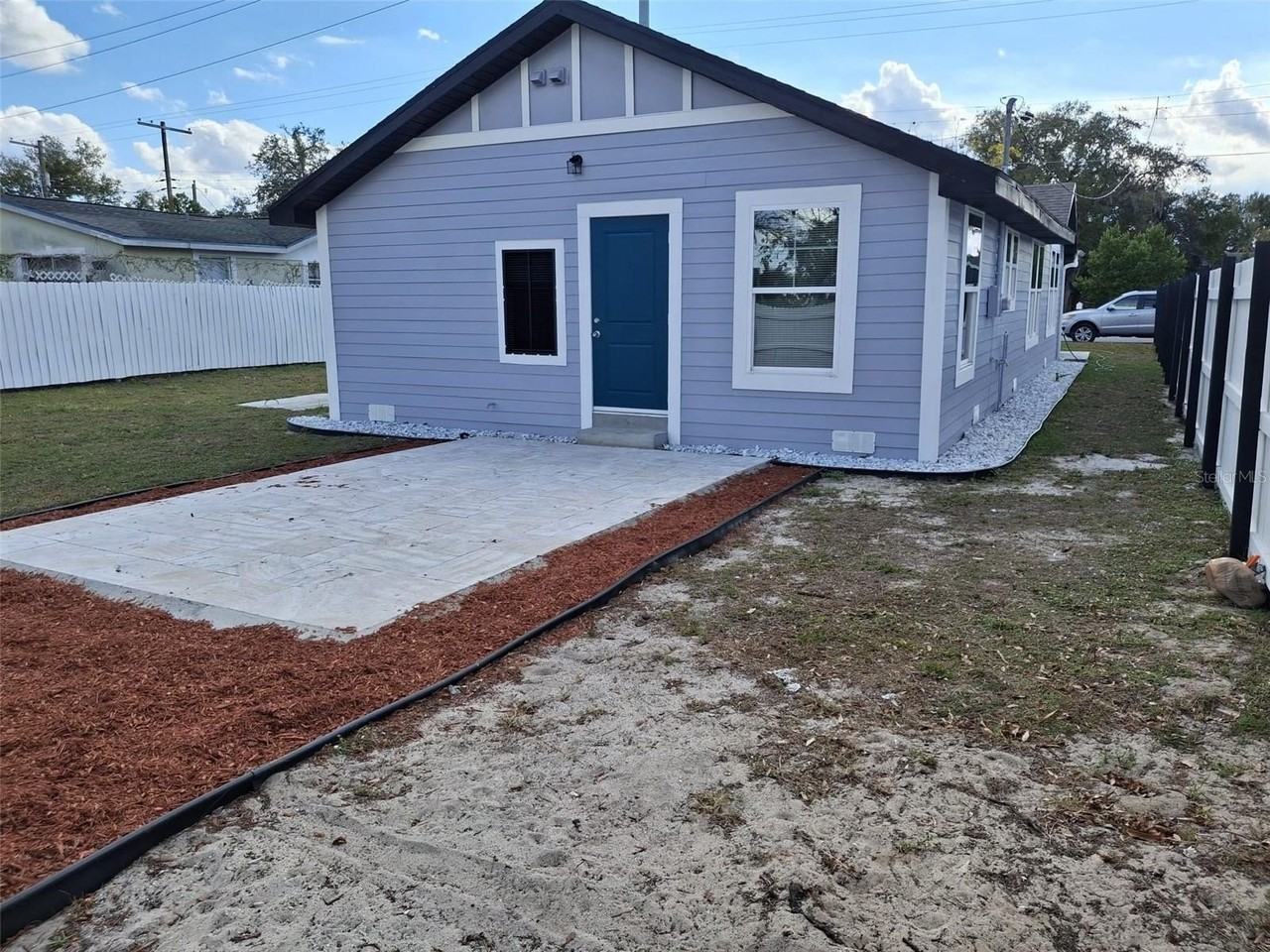 825 3rd St - Photo 4 of 22