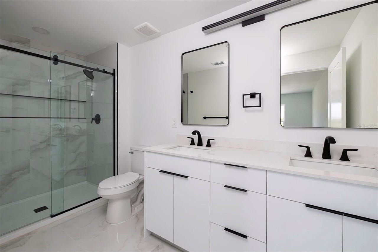 2025 Barroso St - Photo 6 of 11
