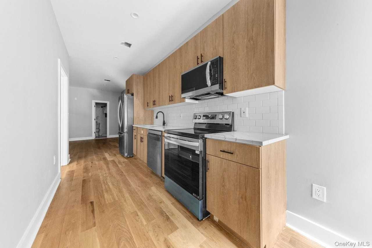 964 Saint Johns Pl #2 - Photo 2 of 7