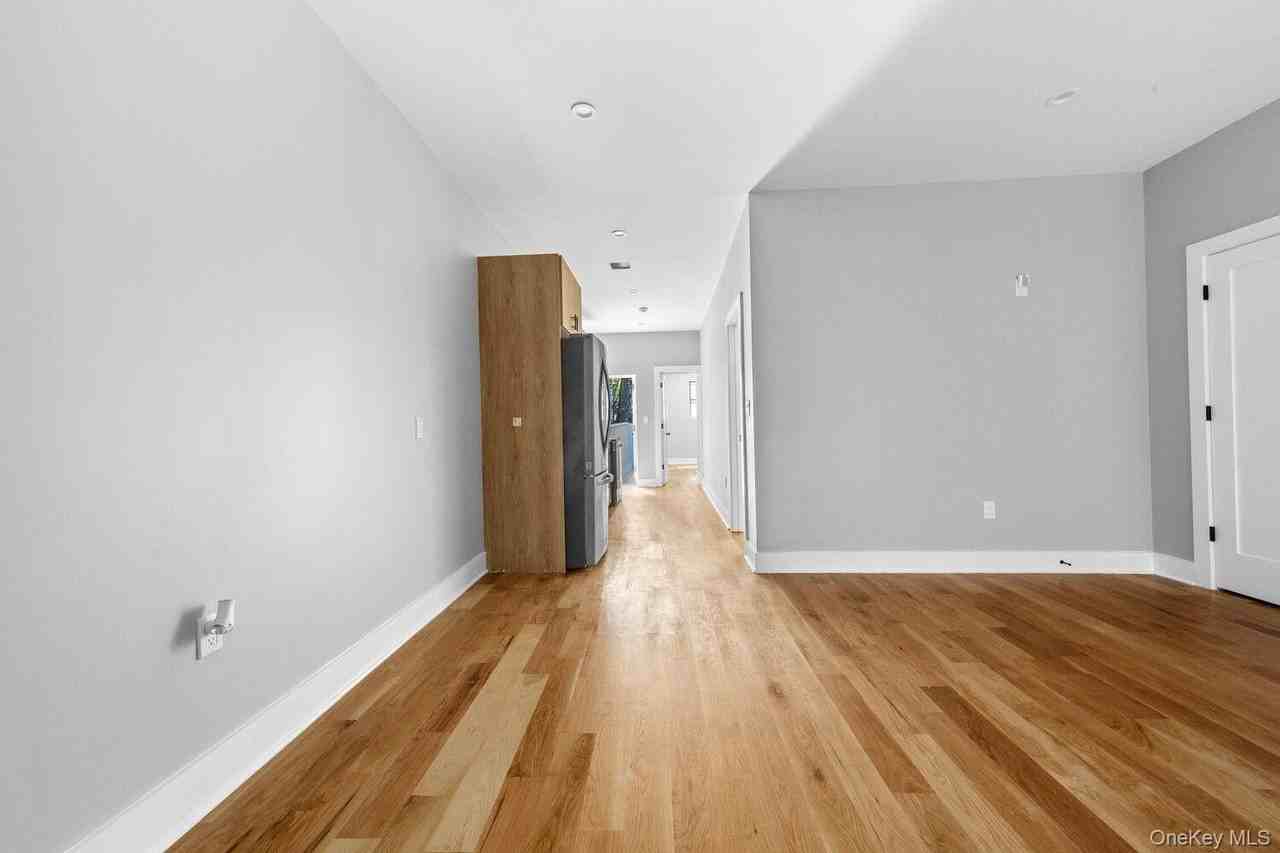 964 Saint Johns Pl #2 - Photo 3 of 7