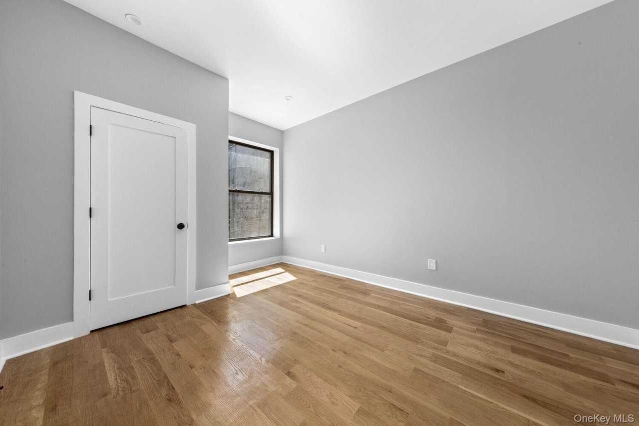 964 Saint Johns Pl #2 - Photo 6 of 7