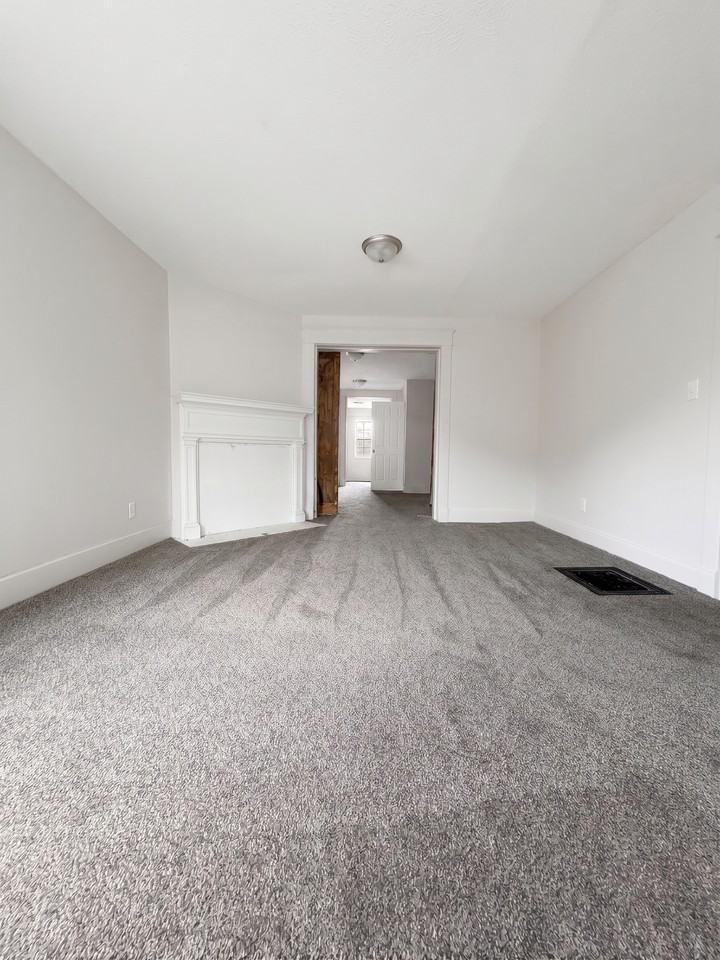 210 S Taylor St #1 - Photo 6 of 21