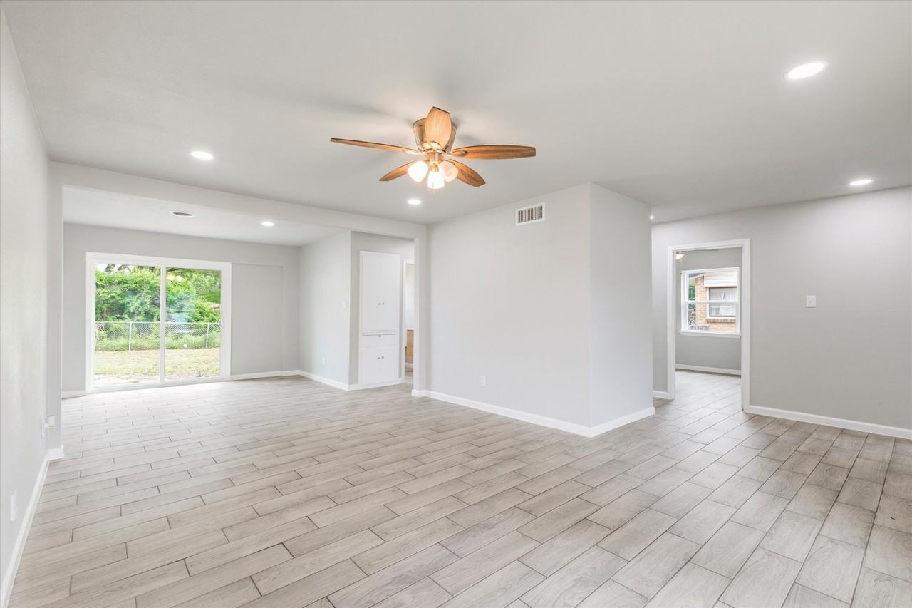 13634 Pyramid Dr - Photo 6 of 31