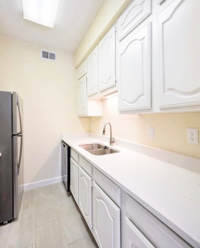 4623 Gaston Ave #7 - Photo 7 of 12