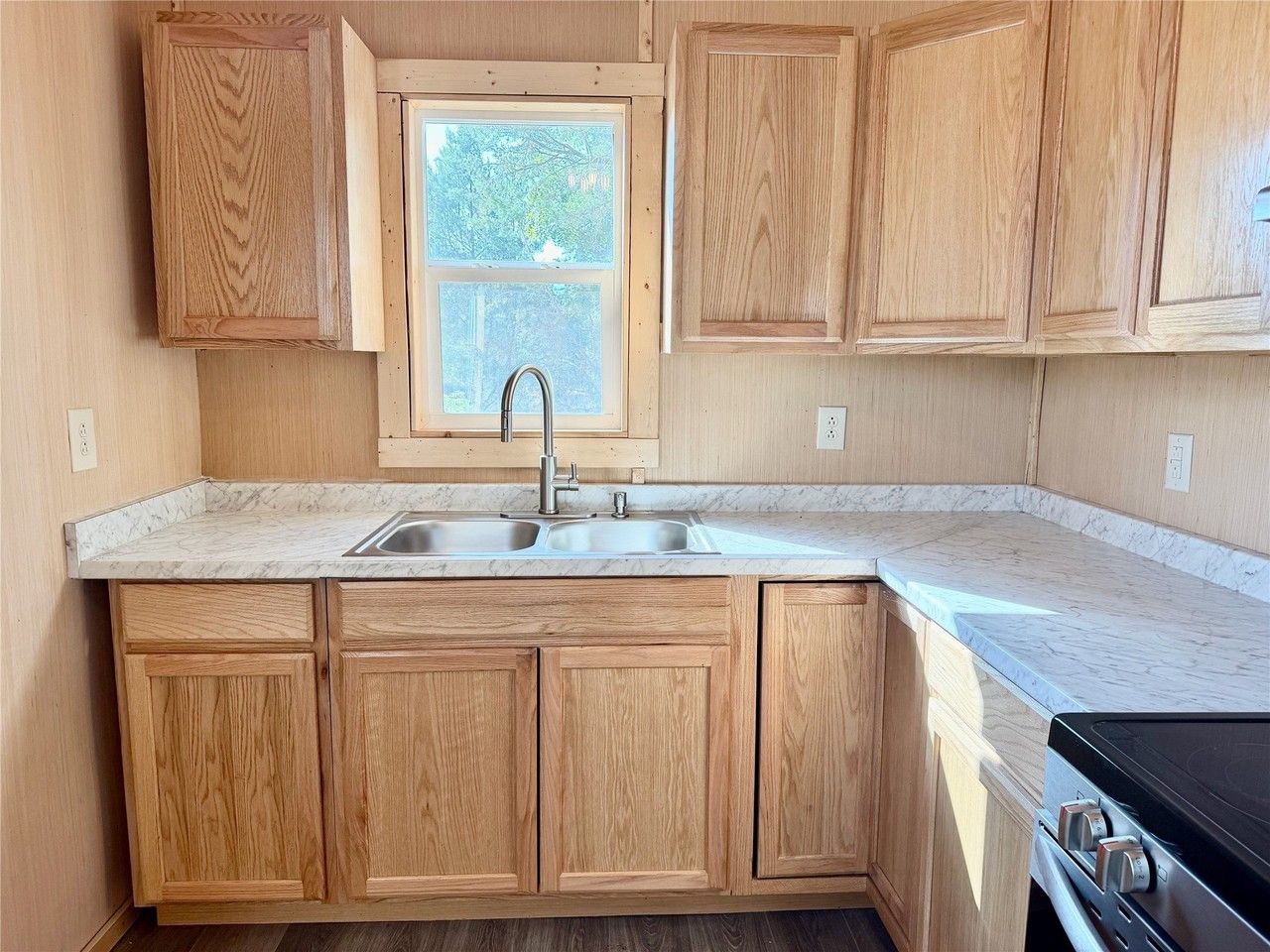 900 Partridge Ct - Photo 5 of 14