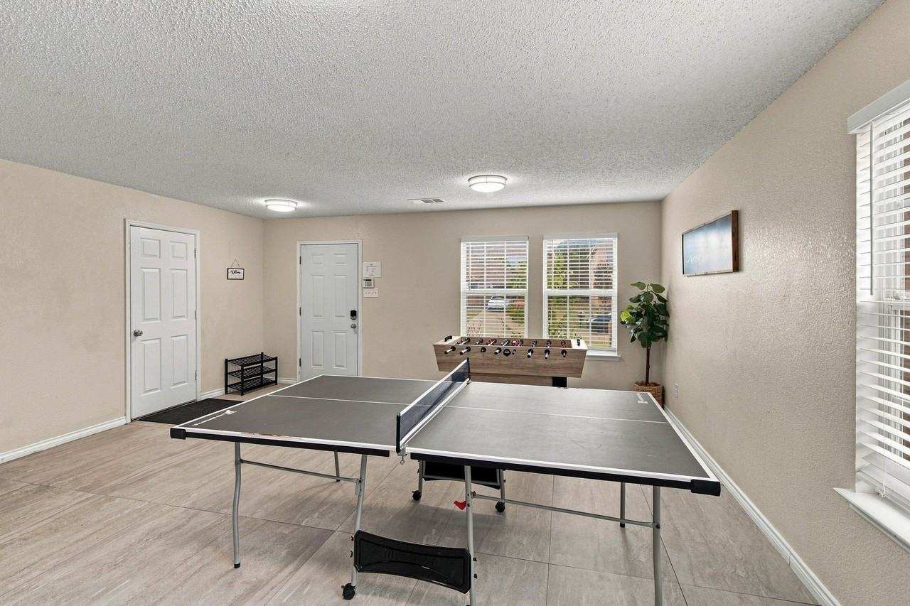 5456 Maverick Dr - Photo 4 of 31