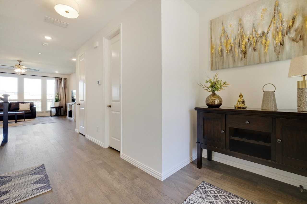205 Somerset Dr - Photo 5 of 32