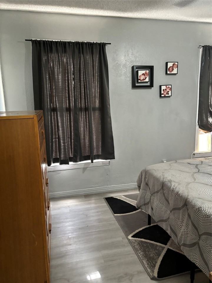 1009 Beech St - Photo 6 of 16