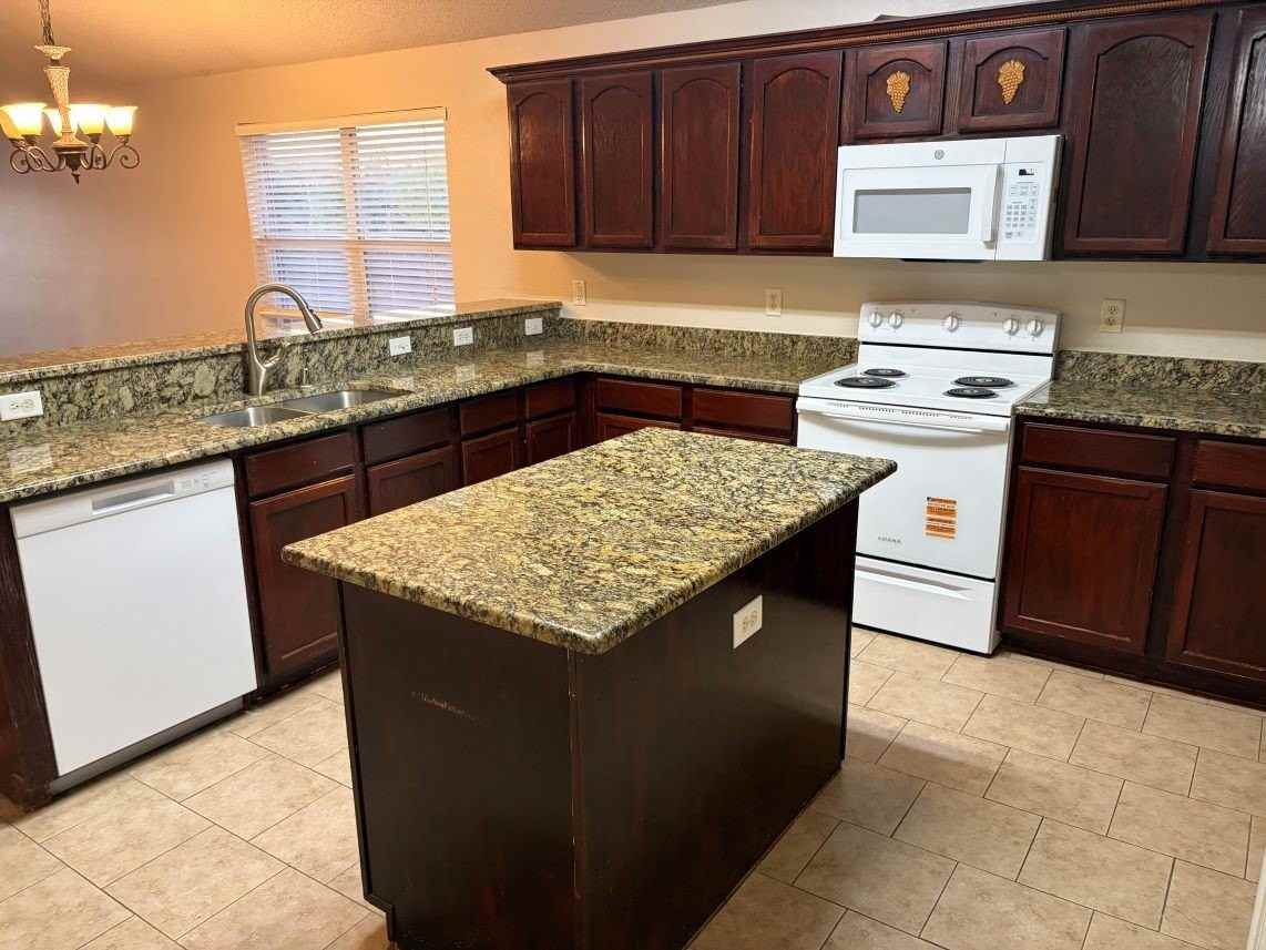 9189 Chivalry Ct - Photo 6 of 17