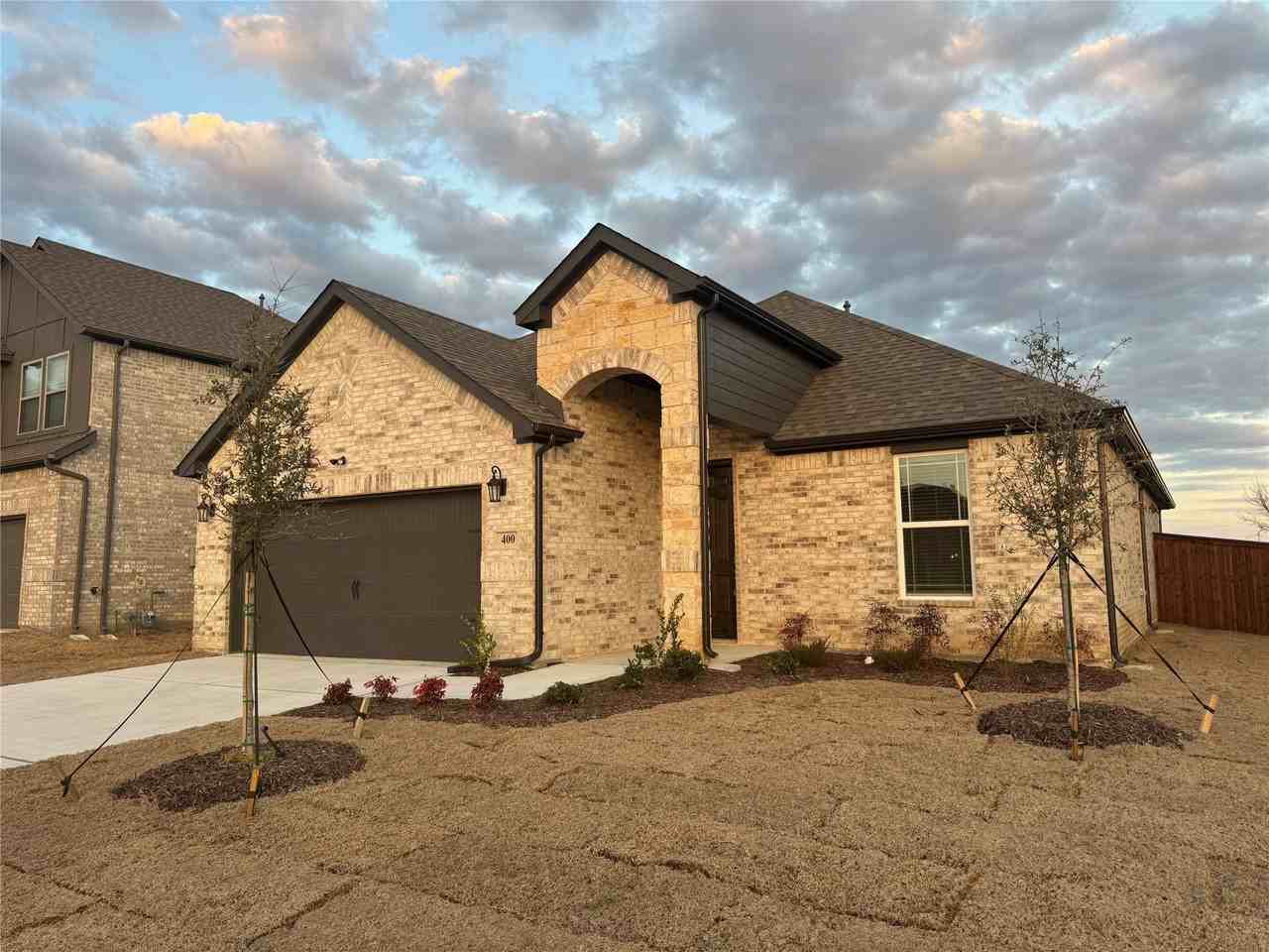 400 Stone Hollow Dr - Photo 2 of 22