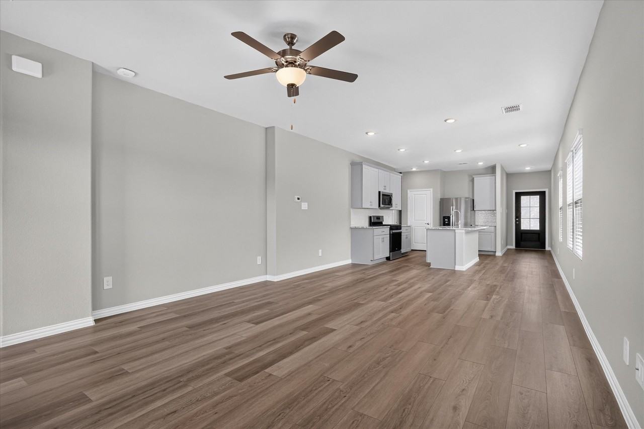 1616 Arches Rd - Photo 5 of 17