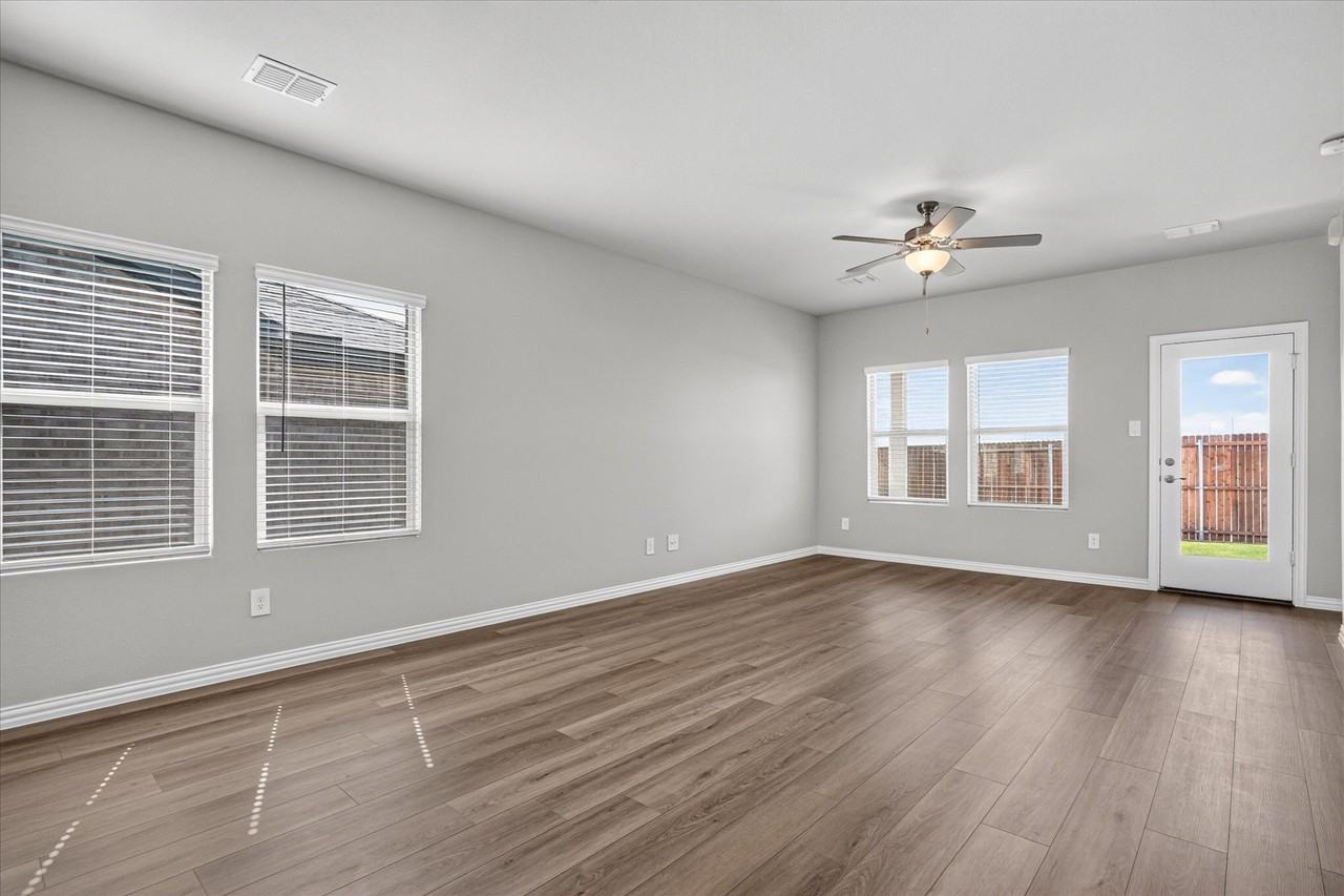 1616 Arches Rd - Photo 6 of 17