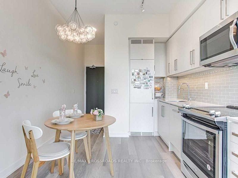 5180 Yonge Street #2405 - Photo 6 of 28