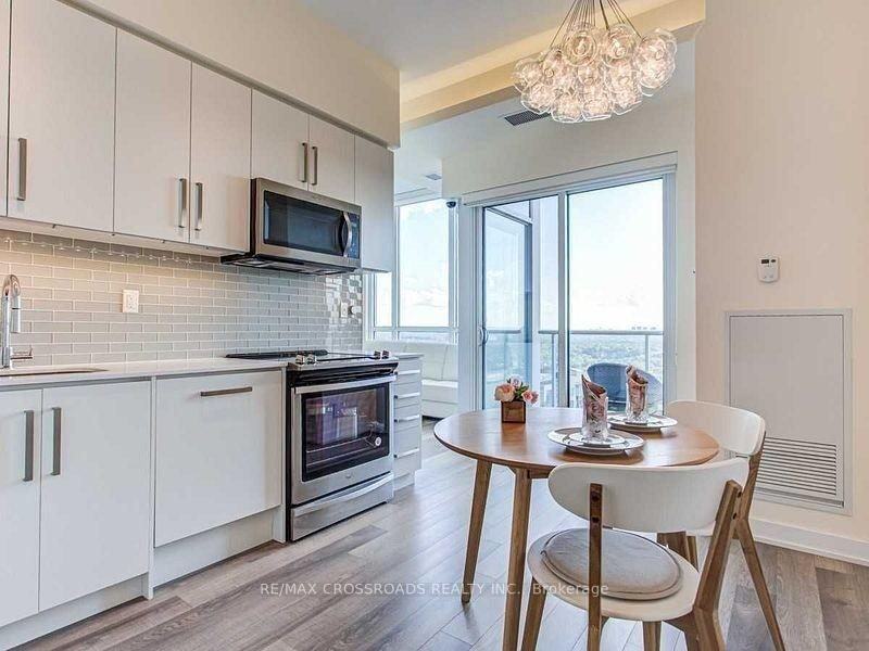 5180 Yonge Street #2405 - Photo 7 of 28