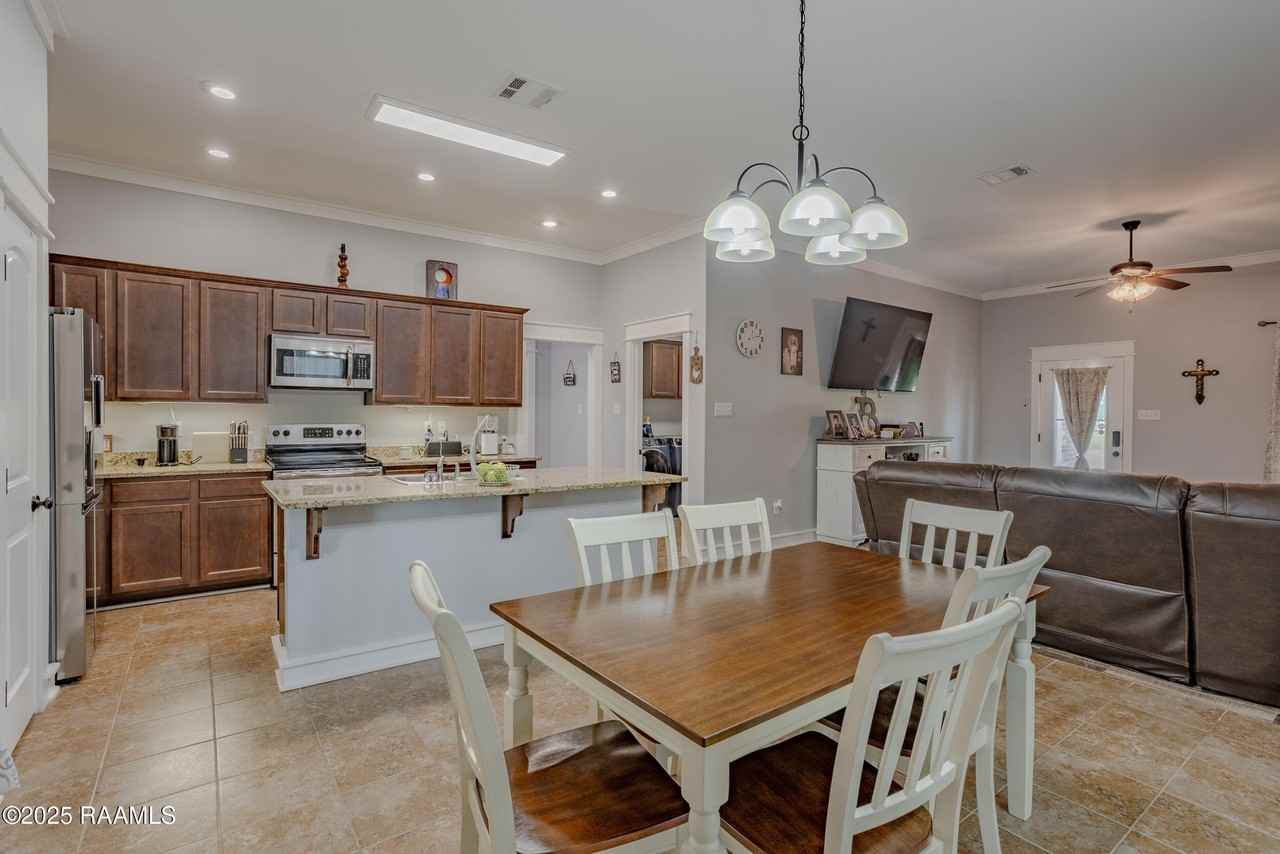 8946 Rue Blanc - Photo 7 of 22