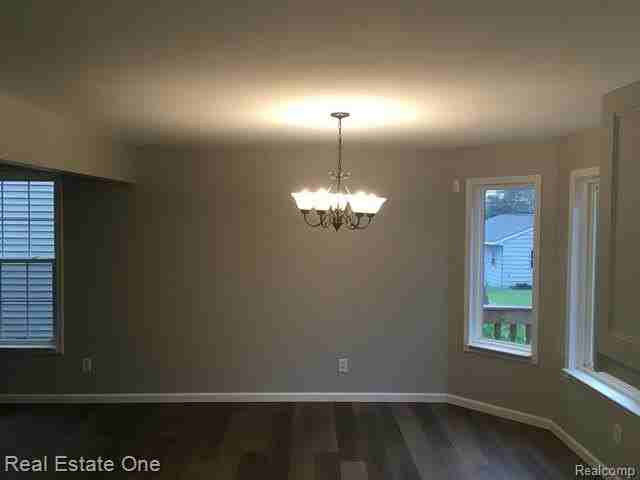 39 Ascot Ave - Photo 6 of 27