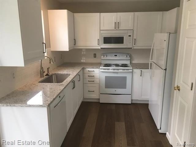 39 Ascot Ave - Photo 7 of 27