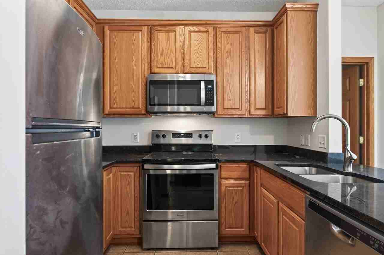 6581 Olive Ln N - Photo 3 of 25