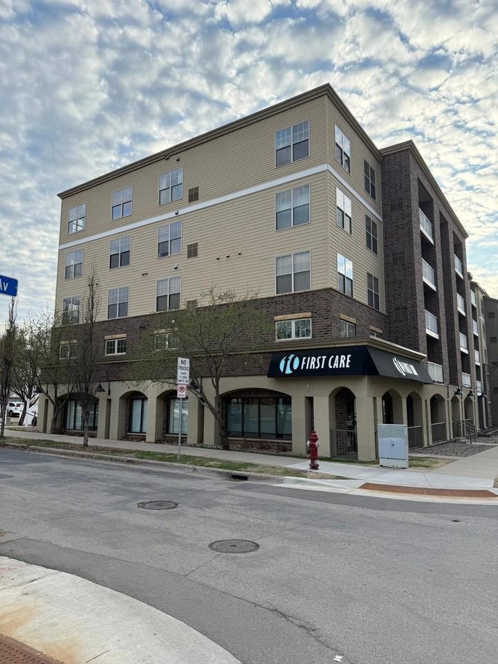 2900 University Ave Se #402 - Photo 2 of 24