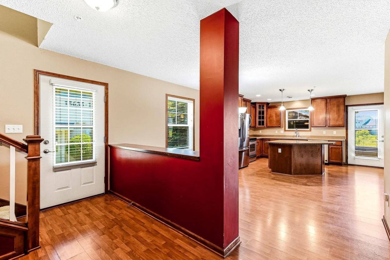 15655 60th Ave N - Photo 5 of 46