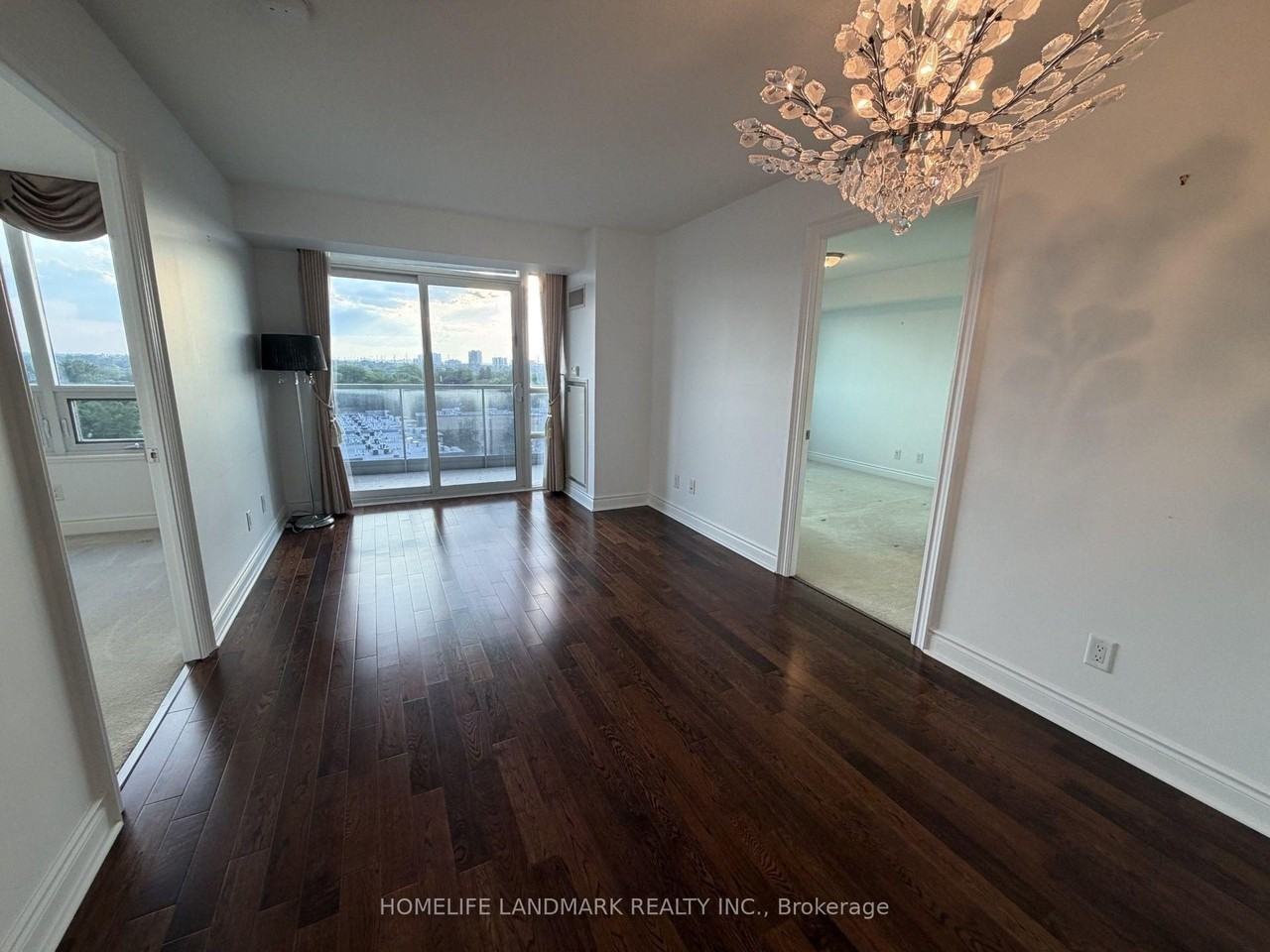 25 Greenview Avenue #828 - Photo 3 of 20