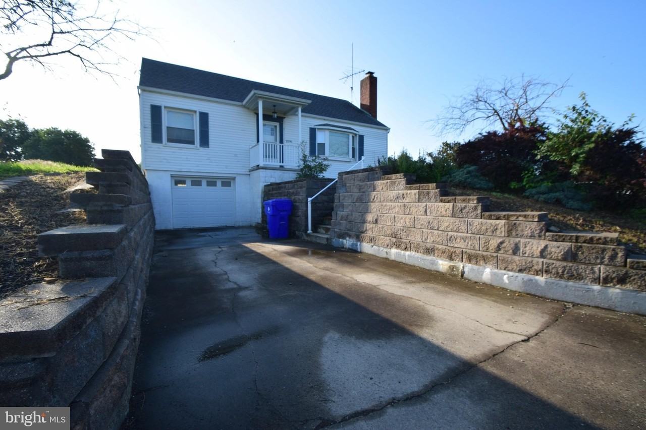 2090 Warm Spring Rd - Photo 3 of 17