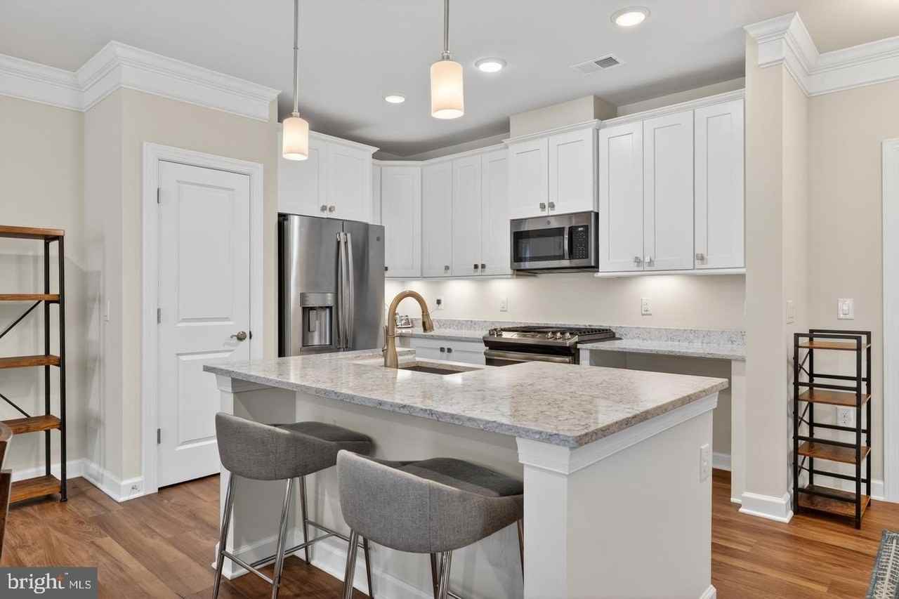 6101 Fairview Farm Dr #207 - Photo 3 of 39