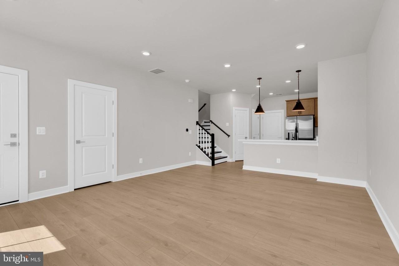 20151 Northpark Dr - Photo 5 of 41