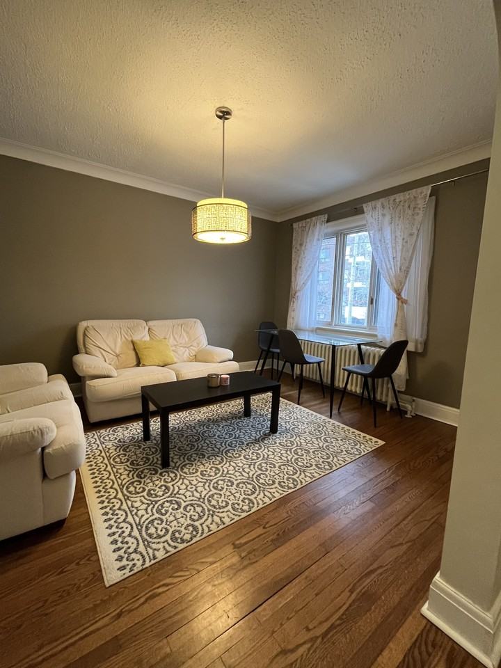 Cobourg St & Rue Wilbrod St #2 - Photo 3 of 8