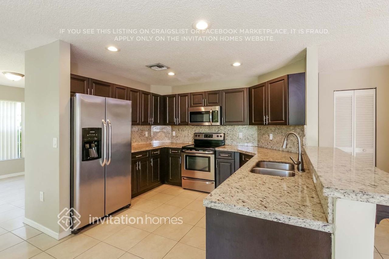146 Gables Blvd - Photo 6 of 18