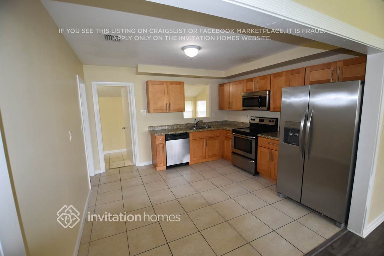 6315 Sw 24th St - Photo 5 of 18