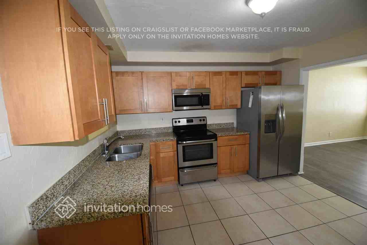 6315 Sw 24th St - Photo 6 of 18