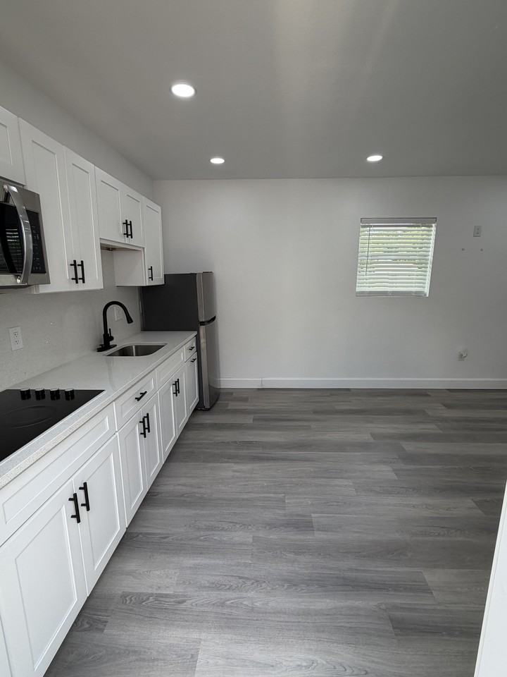 1511 Grayson Dr #2 - Photo 5 of 9