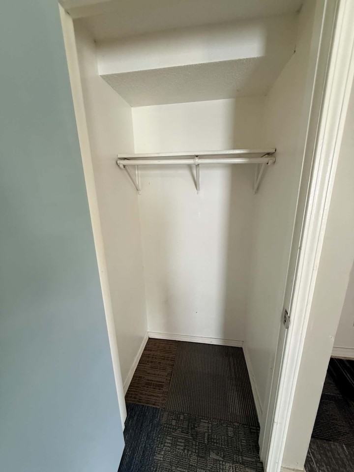 315 E Woodland Ave - Photo 7 of 28