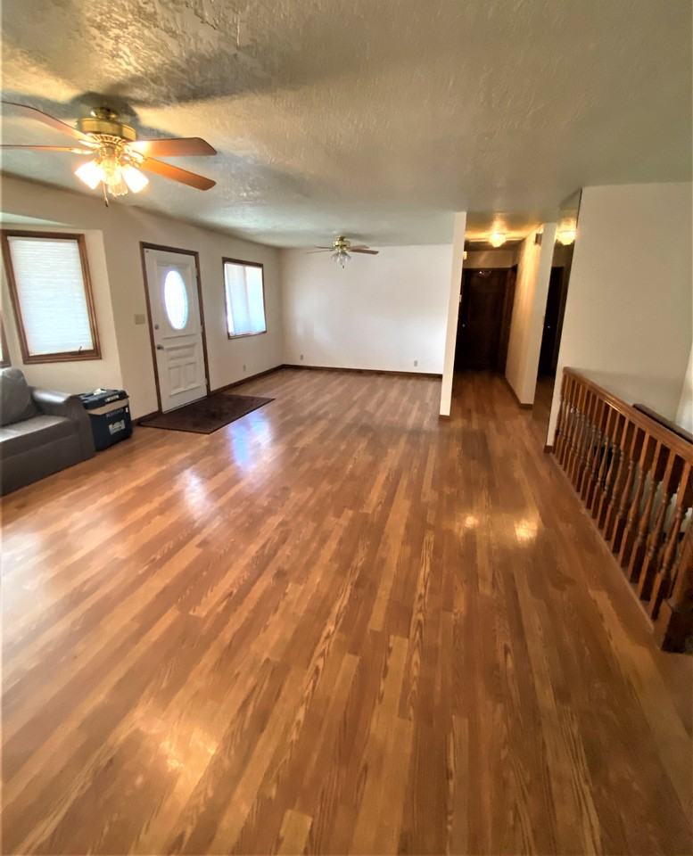 615 Es - Photo 5 of 15